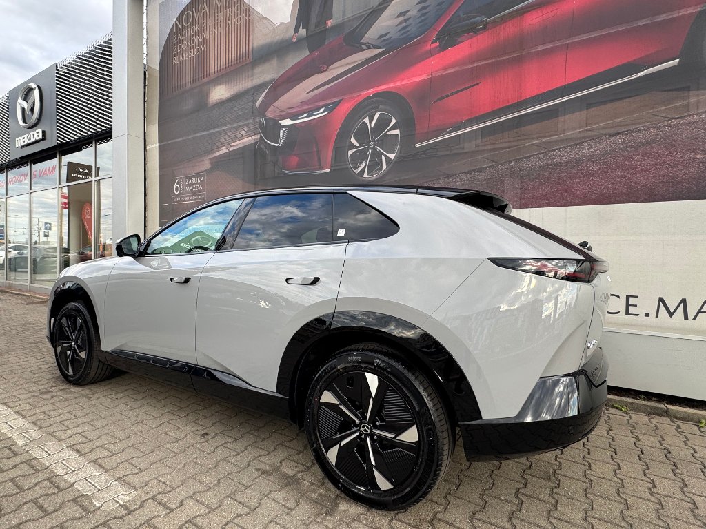 Mazda CX-6e