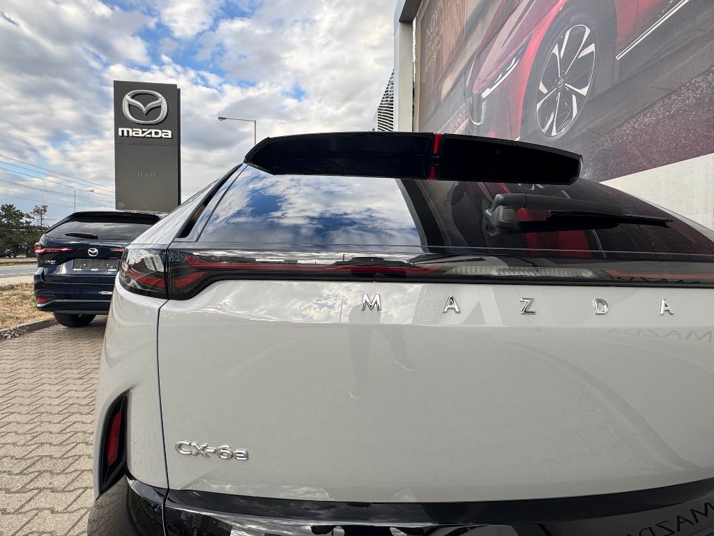 Mazda CX-6e