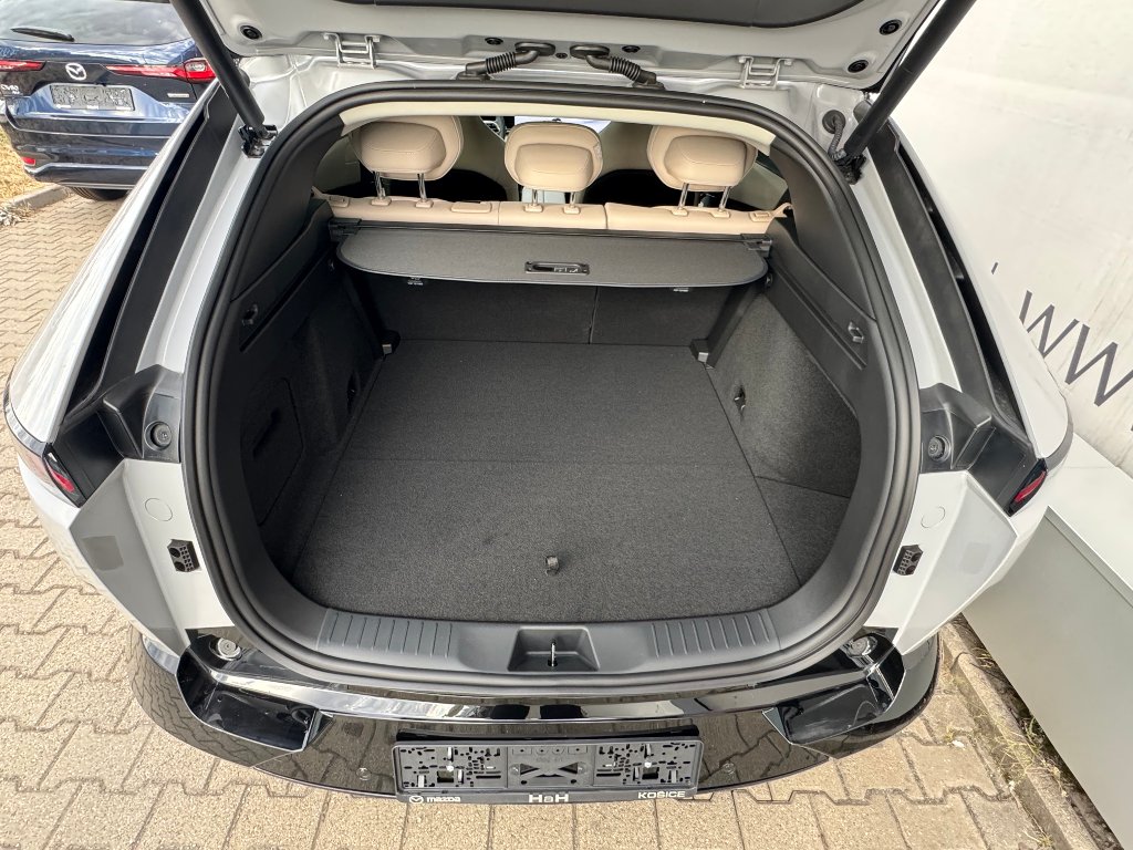 Mazda CX-6e