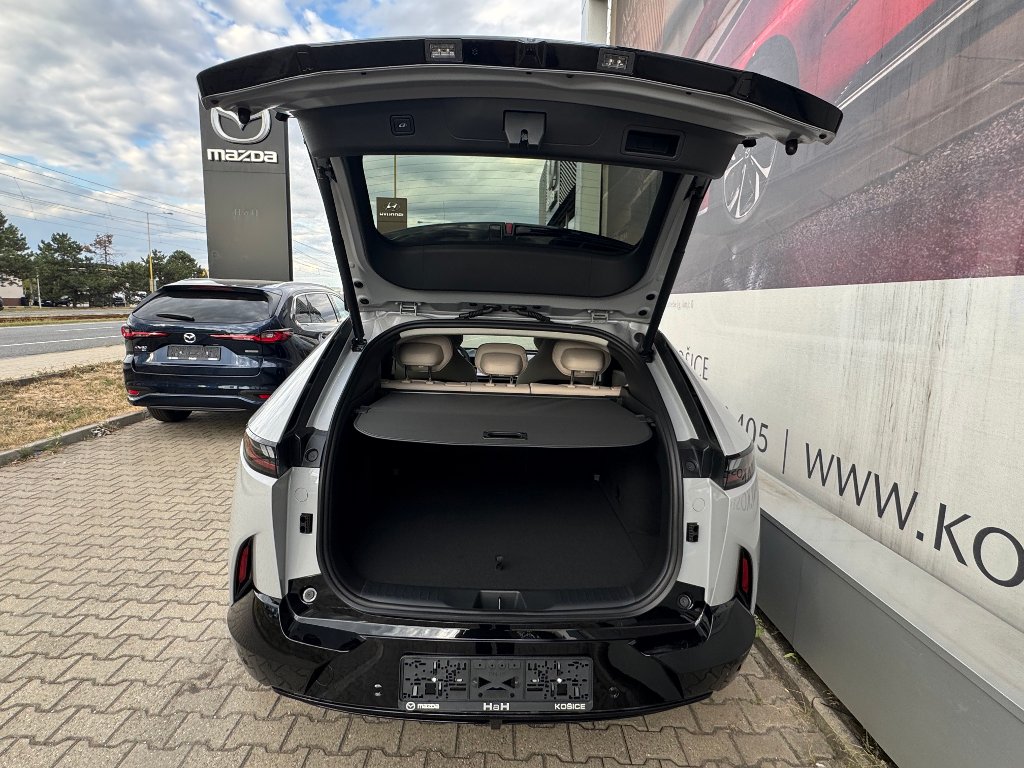 Mazda CX-6e