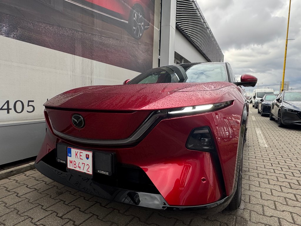 Mazda CX-6e