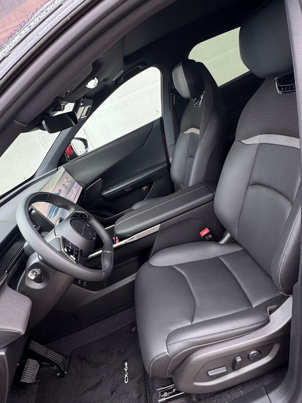 Mazda CX-6e