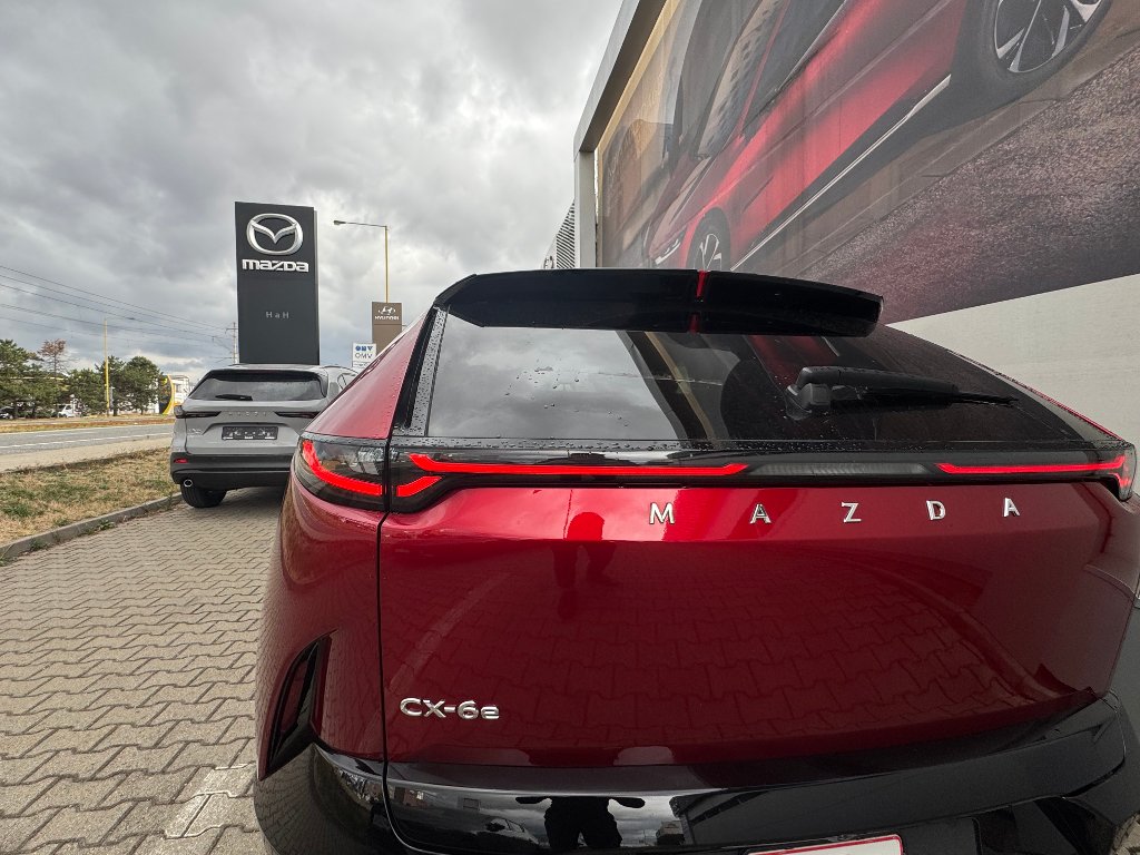 Mazda CX-6e