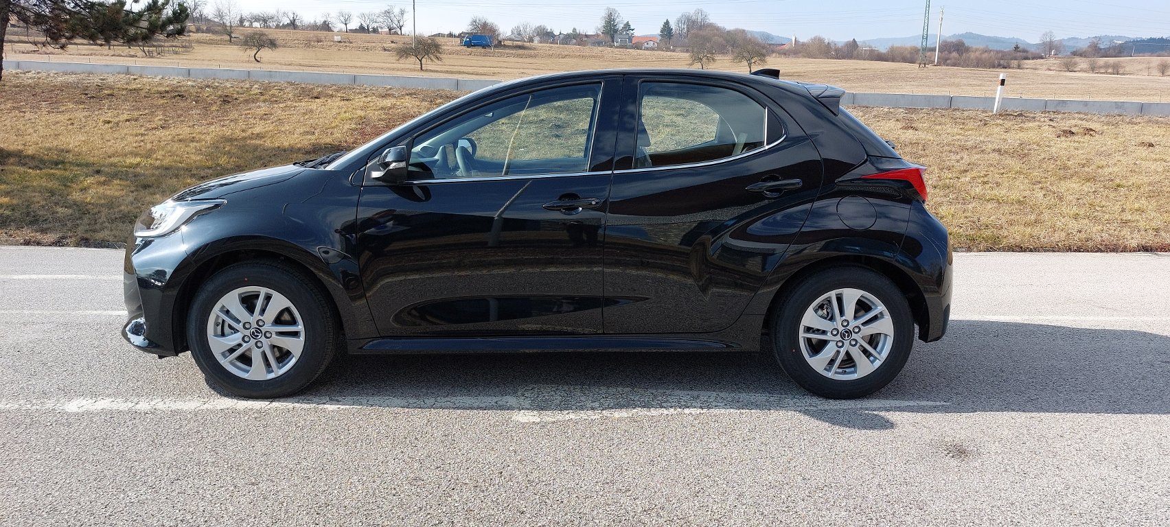 Mazda 2 Hybrid