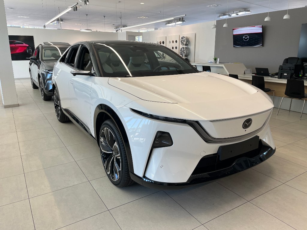 Mazda CX-6e