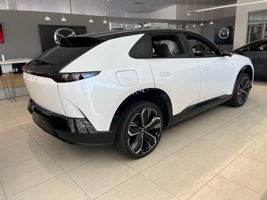Mazda CX-6e