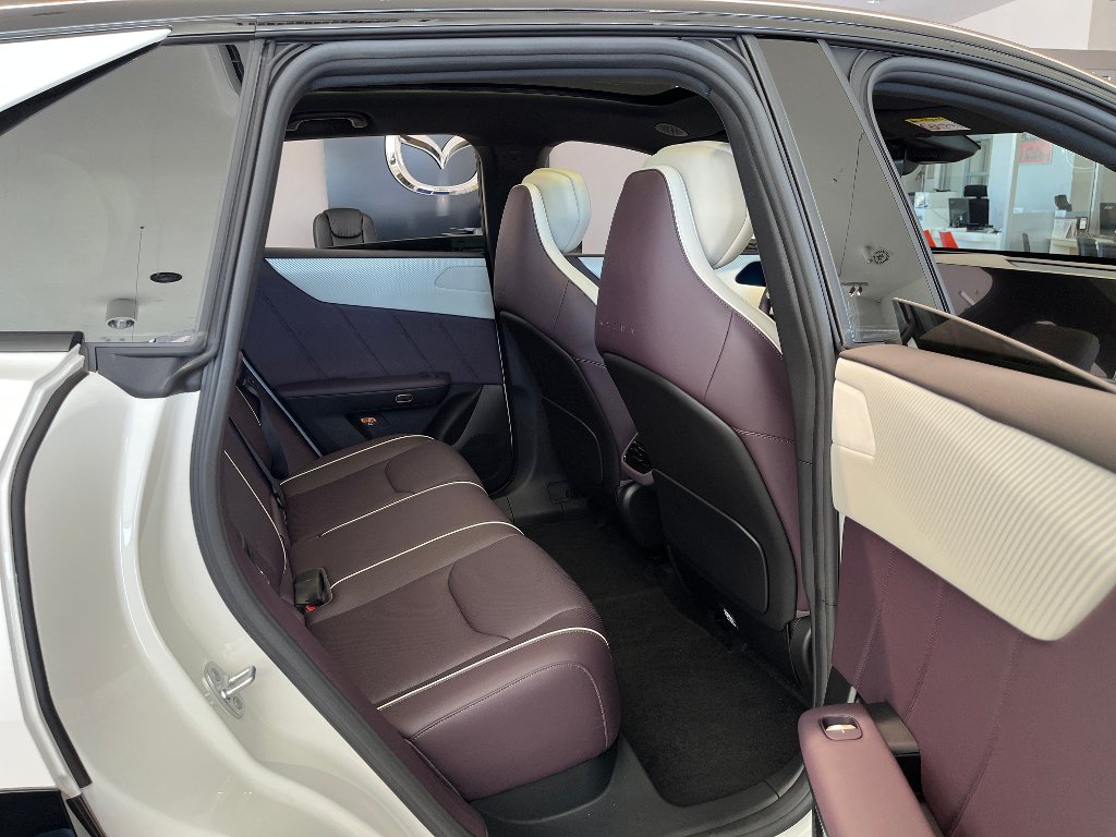 Mazda CX-6e