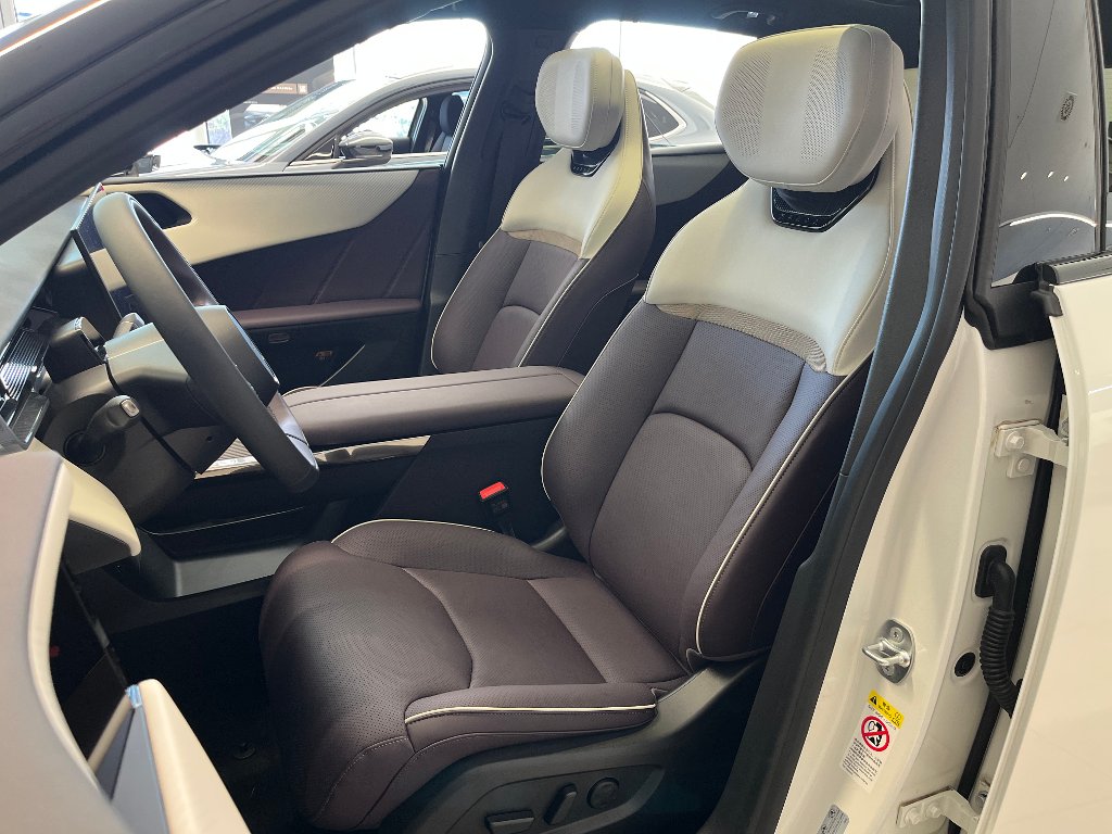 Mazda CX-6e