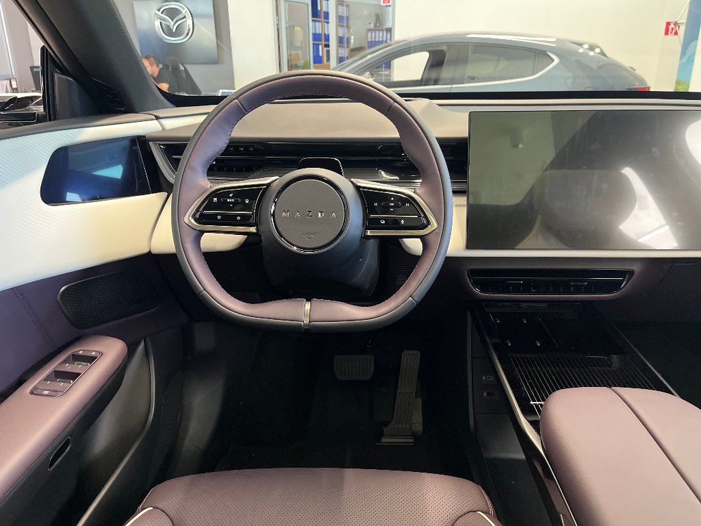 Mazda CX-6e