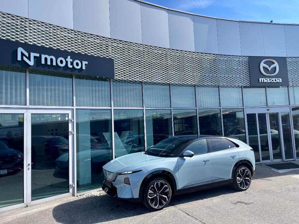 Mazda CX-6e