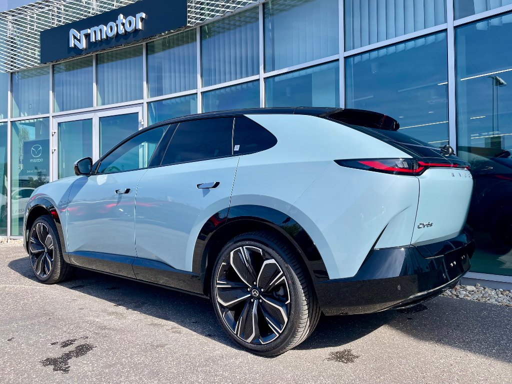 Mazda CX-6e