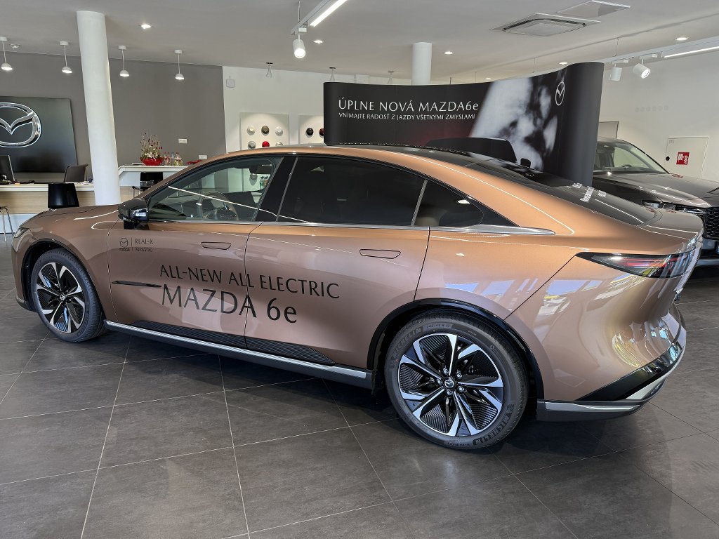 Mazda 6e