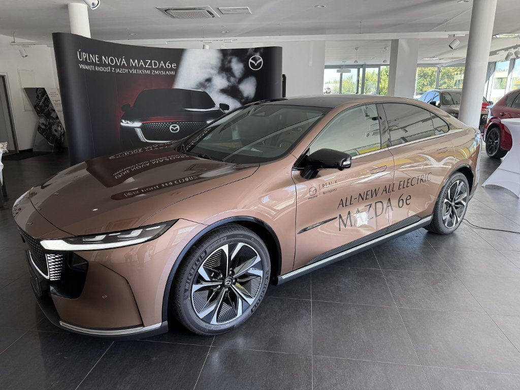 Mazda 6e