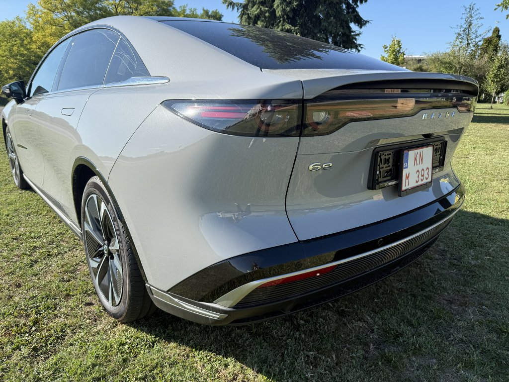 Mazda 6e