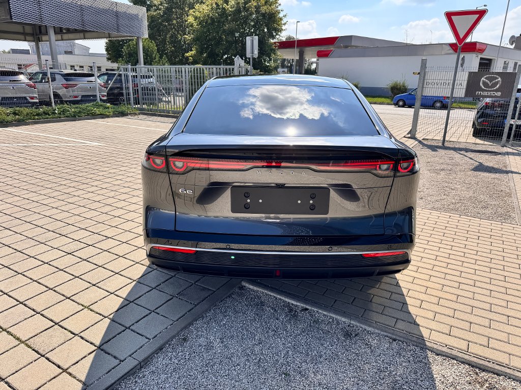 Mazda 6e