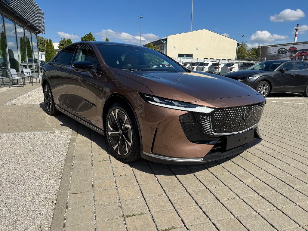 Mazda 6e