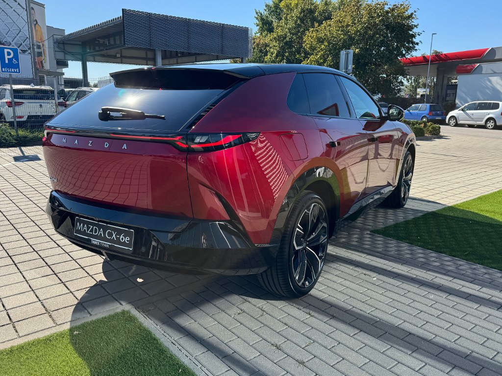 Mazda CX-6e